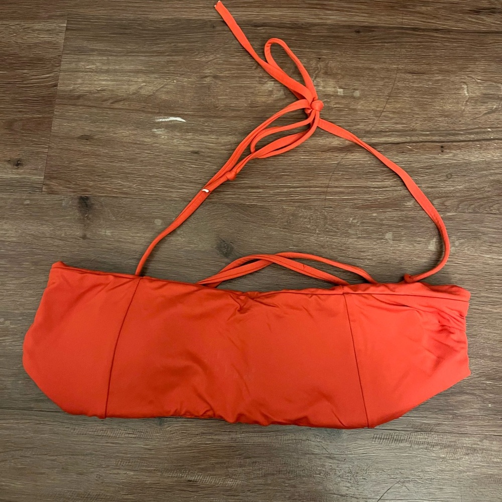 Roxy bathing suit top. Size:Small